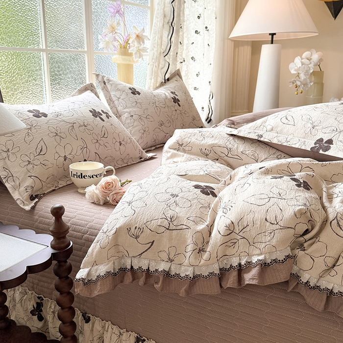 91家纺网 家纺一手货源 找家纺 韩约家纺 2025新款1双层刺绣花边法式床盖款棉麻四件套（全网控价：不低于1.5m139，1.8m144，2.0m149，2.0加大154） 情陌