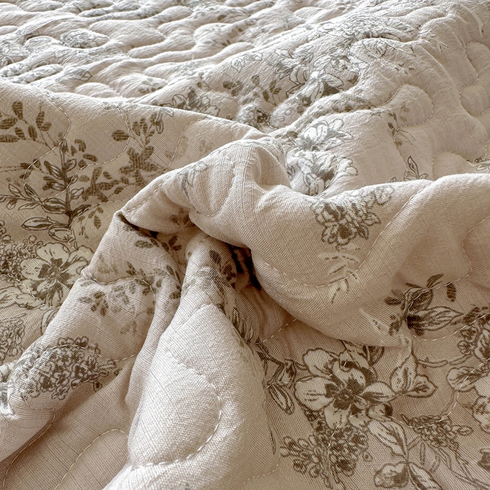 91家纺网 家纺一手货源 找家纺 美梦家纺 2025新款皱皱纱花边夹棉床盖四件套 洛千凝