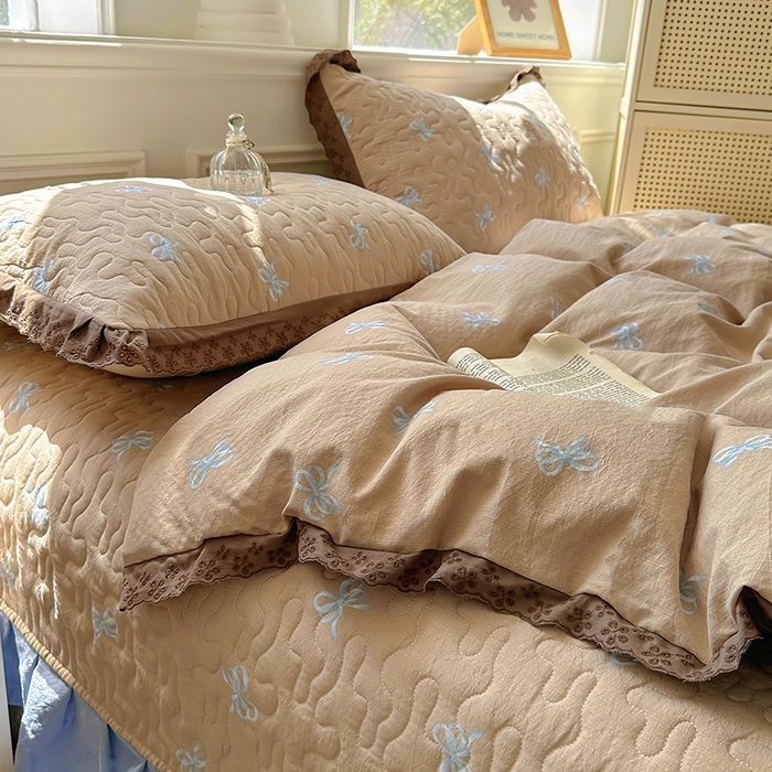 91家纺网 家纺一手货源 找家纺 美梦家纺 2025新款皱皱纱花边夹棉床盖四件套 梦露