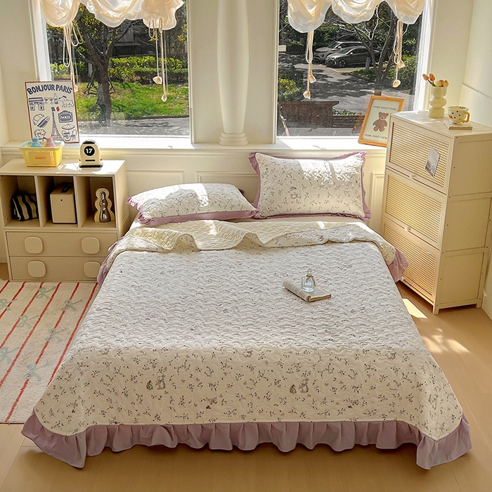 91家纺网 家纺一手货源 找家纺 美梦家纺 2025新款皱皱纱花边夹棉床盖四件套 夕颜兔