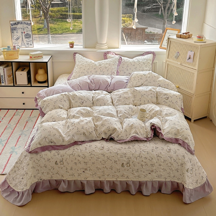 91家纺网 家纺一手货源 找家纺 美梦家纺 2025新款皱皱纱花边夹棉床盖四件套 夕颜兔