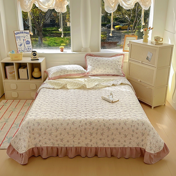 91家纺网 家纺一手货源 找家纺 美梦家纺 2025新款皱皱纱花边夹棉床盖四件套 知夏