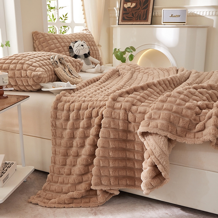 91家纺网 家纺一手货源 找家纺 （总）楼兰公主 2025新款云感梦境纯色剪花雕花毯