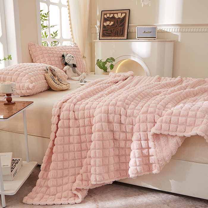 91家纺网 家纺一手货源 找家纺 （总）楼兰公主 2025新款云感梦境纯色剪花雕花毯