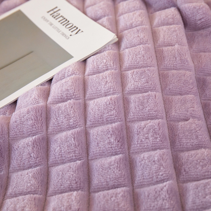 91家纺网 家纺一手货源 找家纺 楼兰公主 2025新款云感梦境纯色剪花雕花毯 罗兰紫