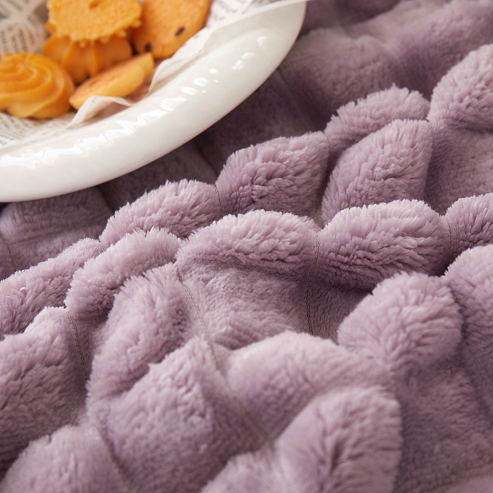 91家纺网 家纺一手货源 找家纺 楼兰公主 2025新款云感梦境纯色剪花雕花毯 罗兰紫