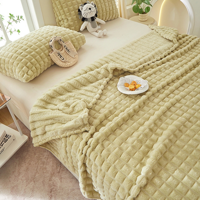 91家纺网 家纺一手货源 找家纺 楼兰公主 2025新款云感梦境纯色剪花雕花毯 柠檬黄