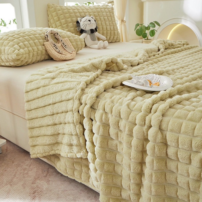 91家纺网 家纺一手货源 找家纺 楼兰公主 2025新款云感梦境纯色剪花雕花毯 柠檬黄