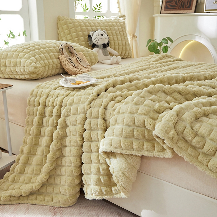 91家纺网 家纺一手货源 找家纺 楼兰公主 2025新款云感梦境纯色剪花雕花毯 柠檬黄