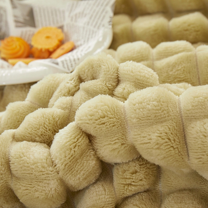 91家纺网 家纺一手货源 找家纺 楼兰公主 2025新款云感梦境纯色剪花雕花毯 柠檬黄