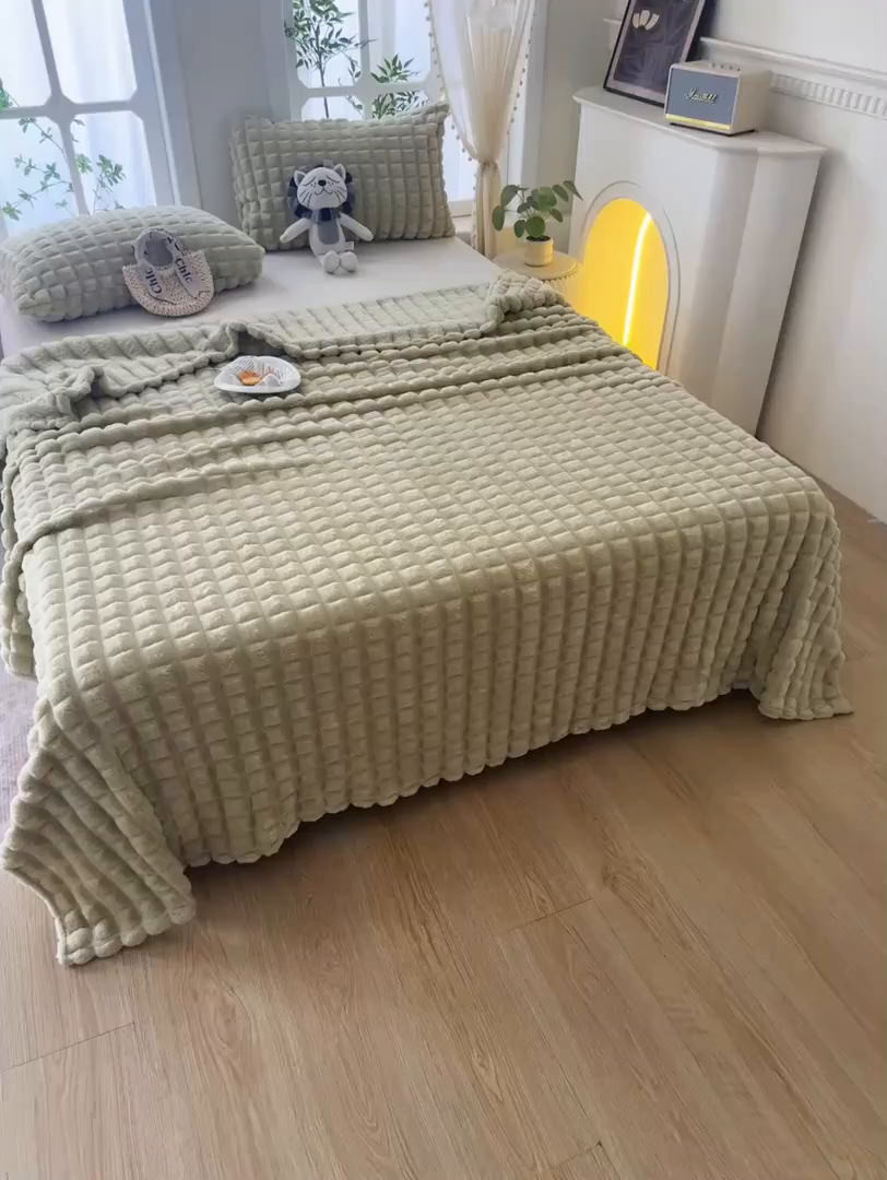 91家纺网 家纺一手货源 找家纺 楼兰公主 2025新款云感梦境纯色剪花雕花毯 柠檬黄