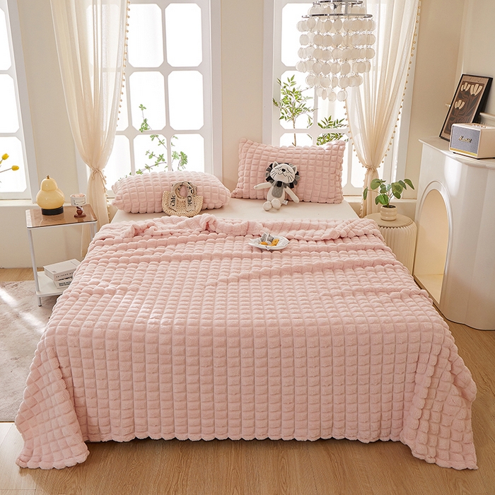 91家纺网 家纺一手货源 找家纺 楼兰公主 2025新款云感梦境纯色剪花雕花毯 胭脂粉