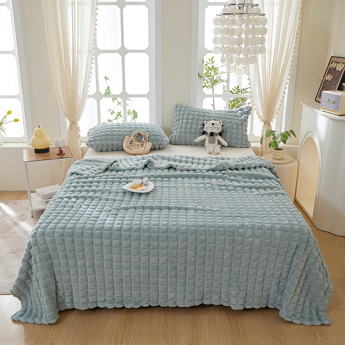 91家纺网 家纺一手货源 找家纺 楼兰公主 2025新款云感梦境纯色剪花雕花毯 云雾兰