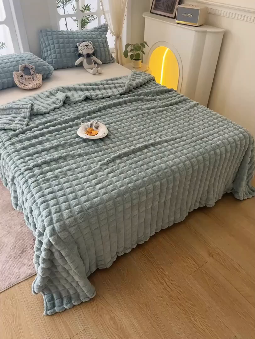 91家纺网 家纺一手货源 找家纺 楼兰公主 2025新款云感梦境纯色剪花雕花毯 云雾兰