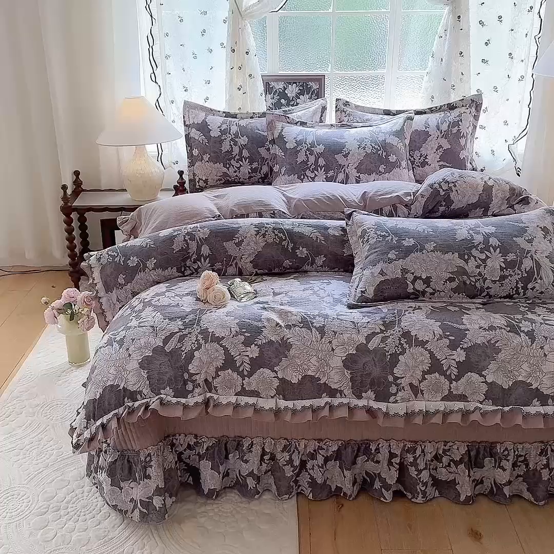 91家纺网 家纺一手货源 找家纺 韩约家纺 2025新款1双层刺绣花边法式床盖款棉麻四件套（全网控价：不低于1.5m139，1.8m144，2.0m149，2.0加大154） 玉环