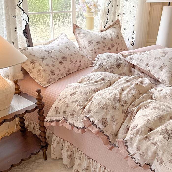 91家纺网 家纺一手货源 找家纺 韩约家纺 2025新款1双层刺绣花边法式床盖款棉麻四件套（全网控价：不低于1.5m139，1.8m144，2.0m149，2.0加大154） 云絮