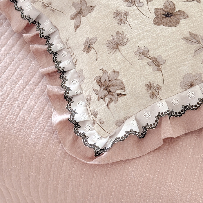 91家纺网 家纺一手货源 找家纺 韩约家纺 2025新款1双层刺绣花边法式床盖款棉麻四件套（全网控价：不低于1.5m139，1.8m144，2.0m149，2.0加大154） 云絮