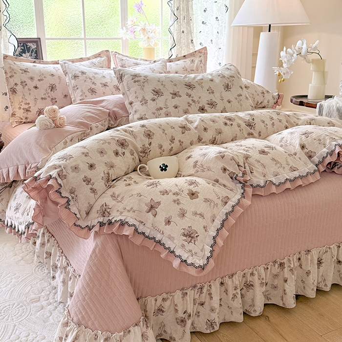 91家纺网 家纺一手货源 找家纺 韩约家纺 2025新款1双层刺绣花边法式床盖款棉麻四件套（全网控价：不低于1.5m139，1.8m144，2.0m149，2.0加大154） 云絮