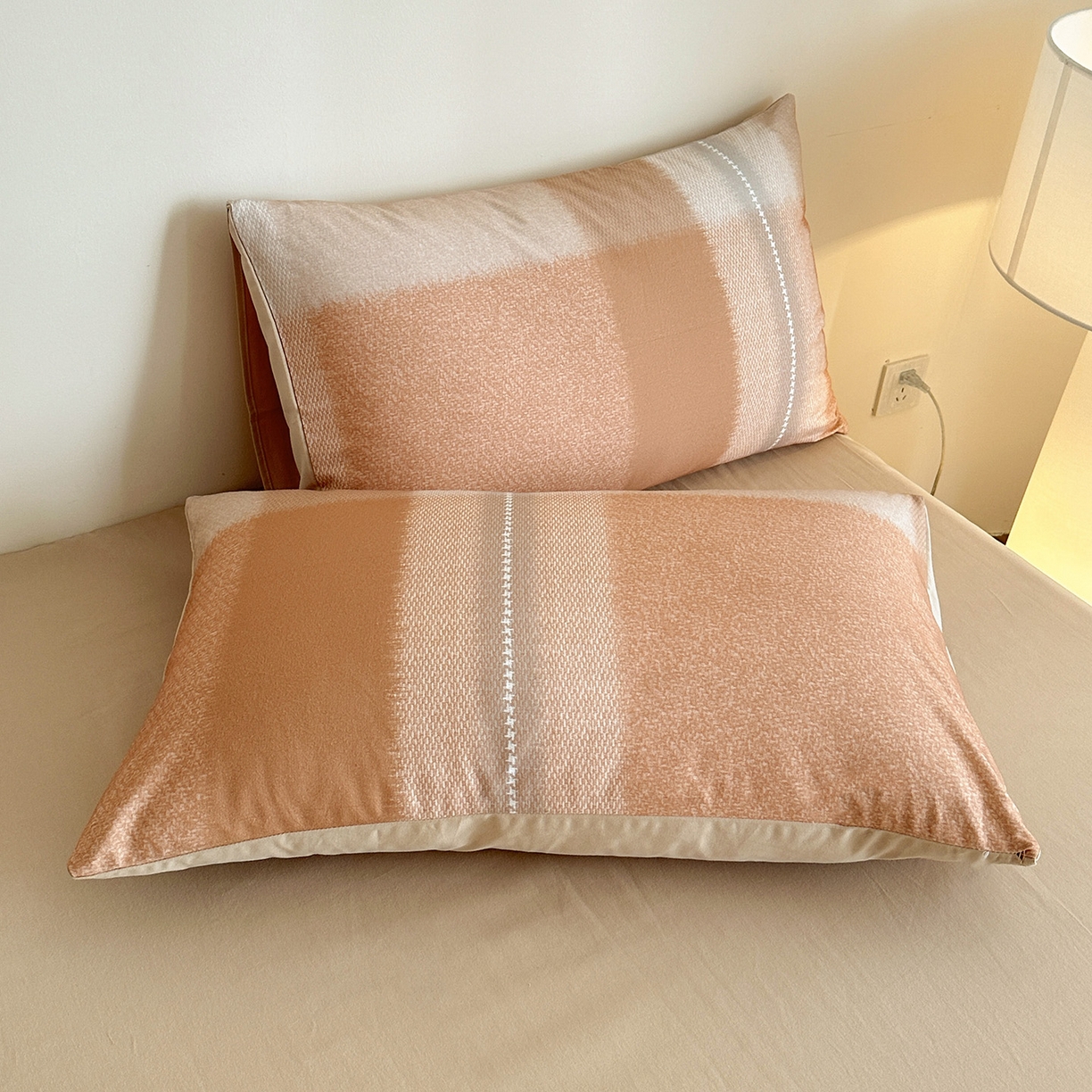 91家纺网 家纺一手货源 找家纺 捌月 2025新款A类数码印花北欧风全棉加厚磨毛四件套直播新品 布鲁尼