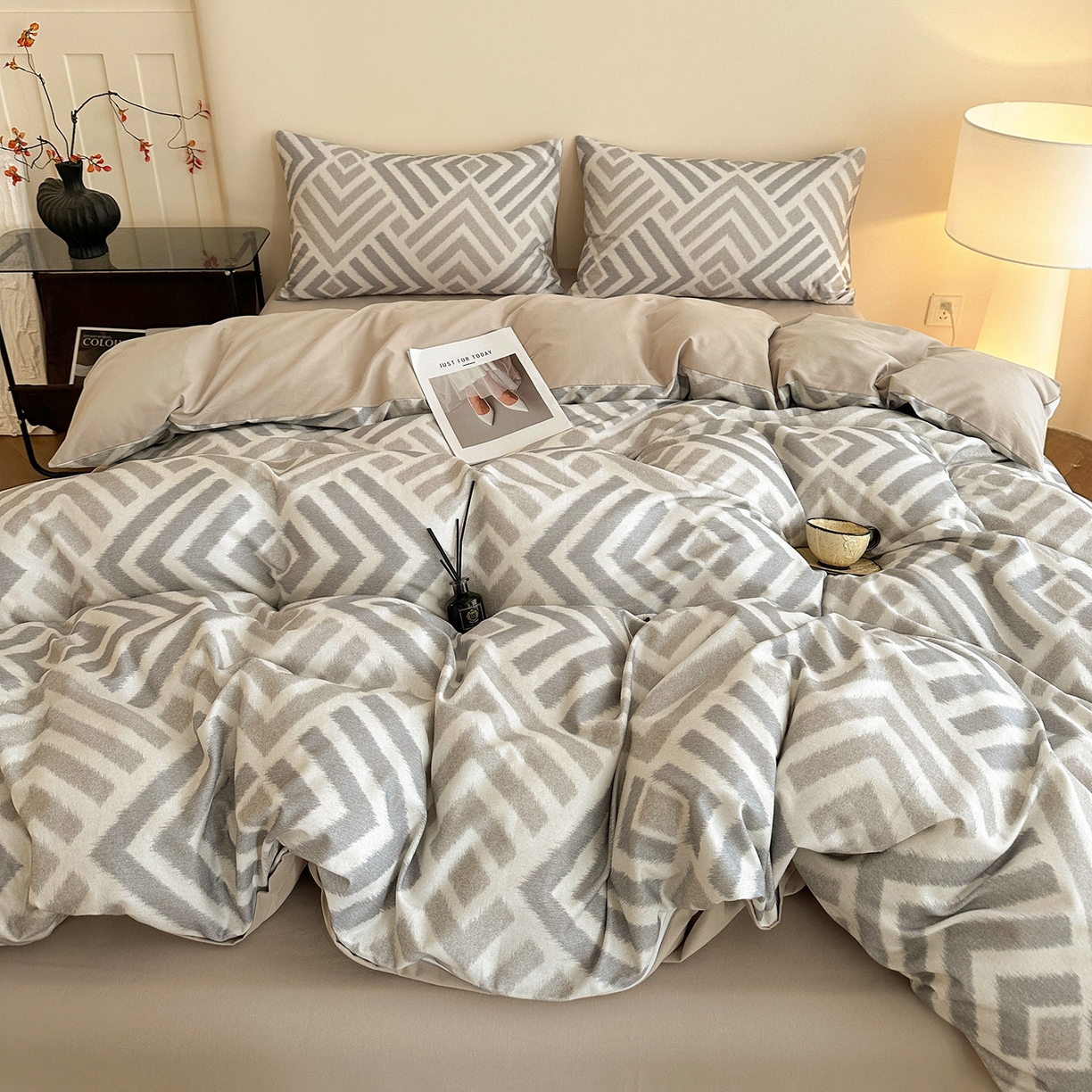 91家纺网 家纺一手货源 找家纺 捌月 2025新款A类数码印花北欧风全棉加厚磨毛四件套直播新品 半舟