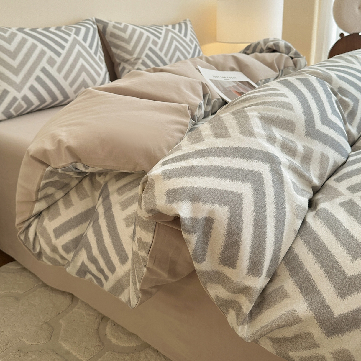 91家纺网 家纺一手货源 找家纺 捌月 2025新款A类数码印花北欧风全棉加厚磨毛四件套直播新品 半舟