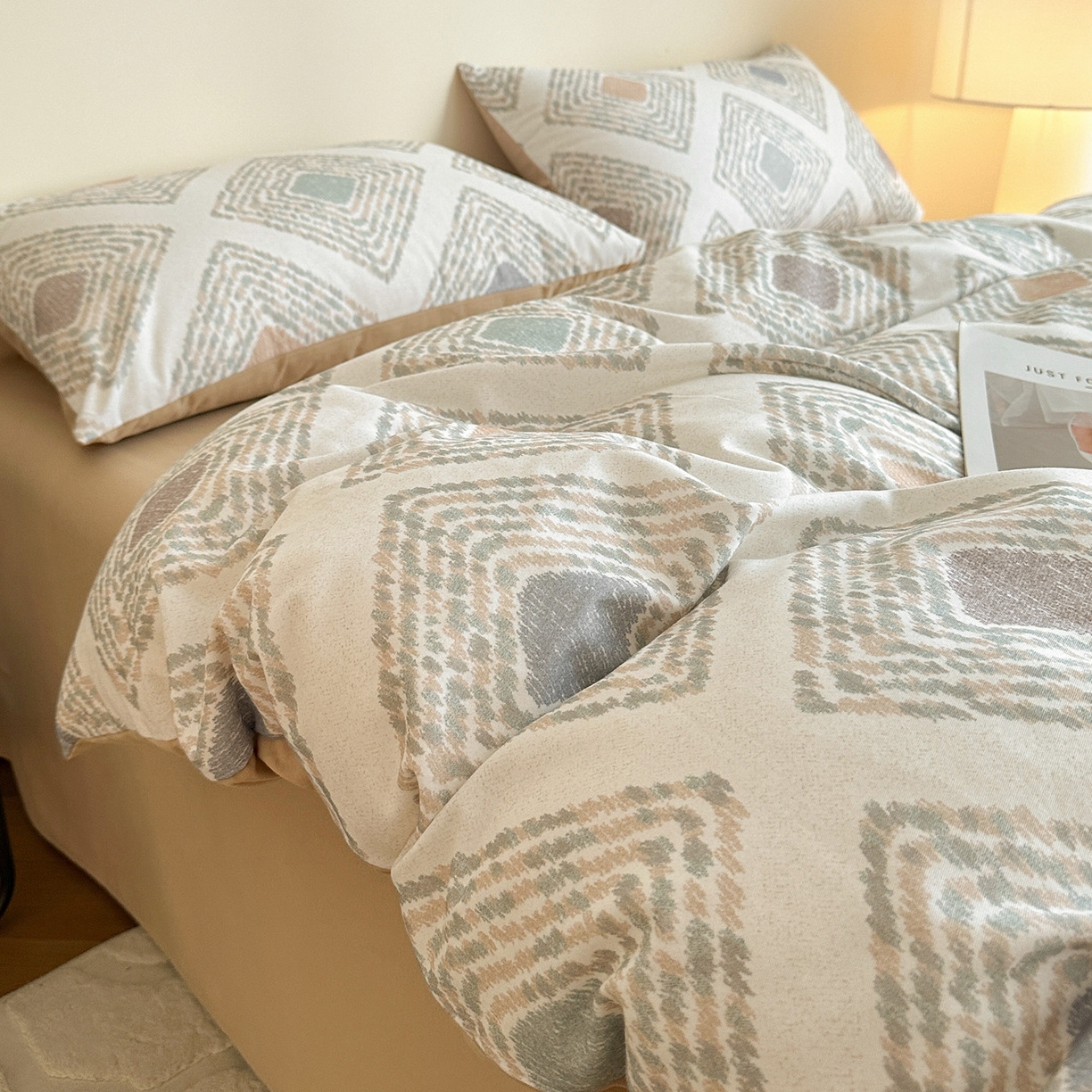 91家纺网 家纺一手货源 找家纺 捌月 2025新款A类数码印花北欧风全棉加厚磨毛四件套直播新品 贝拉