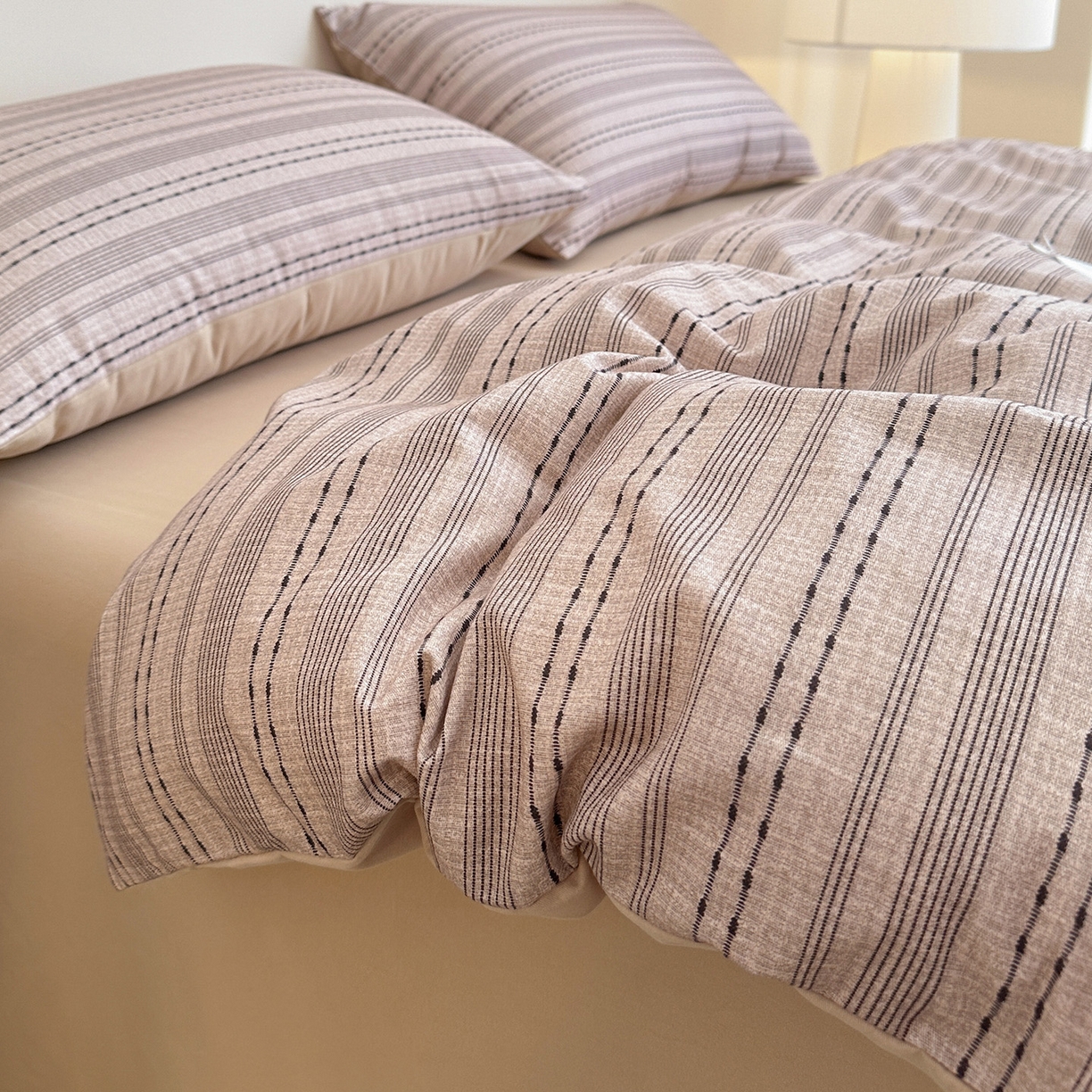 91家纺网 家纺一手货源 找家纺 捌月 2025新款A类数码印花北欧风全棉加厚磨毛四件套直播新品 初暖