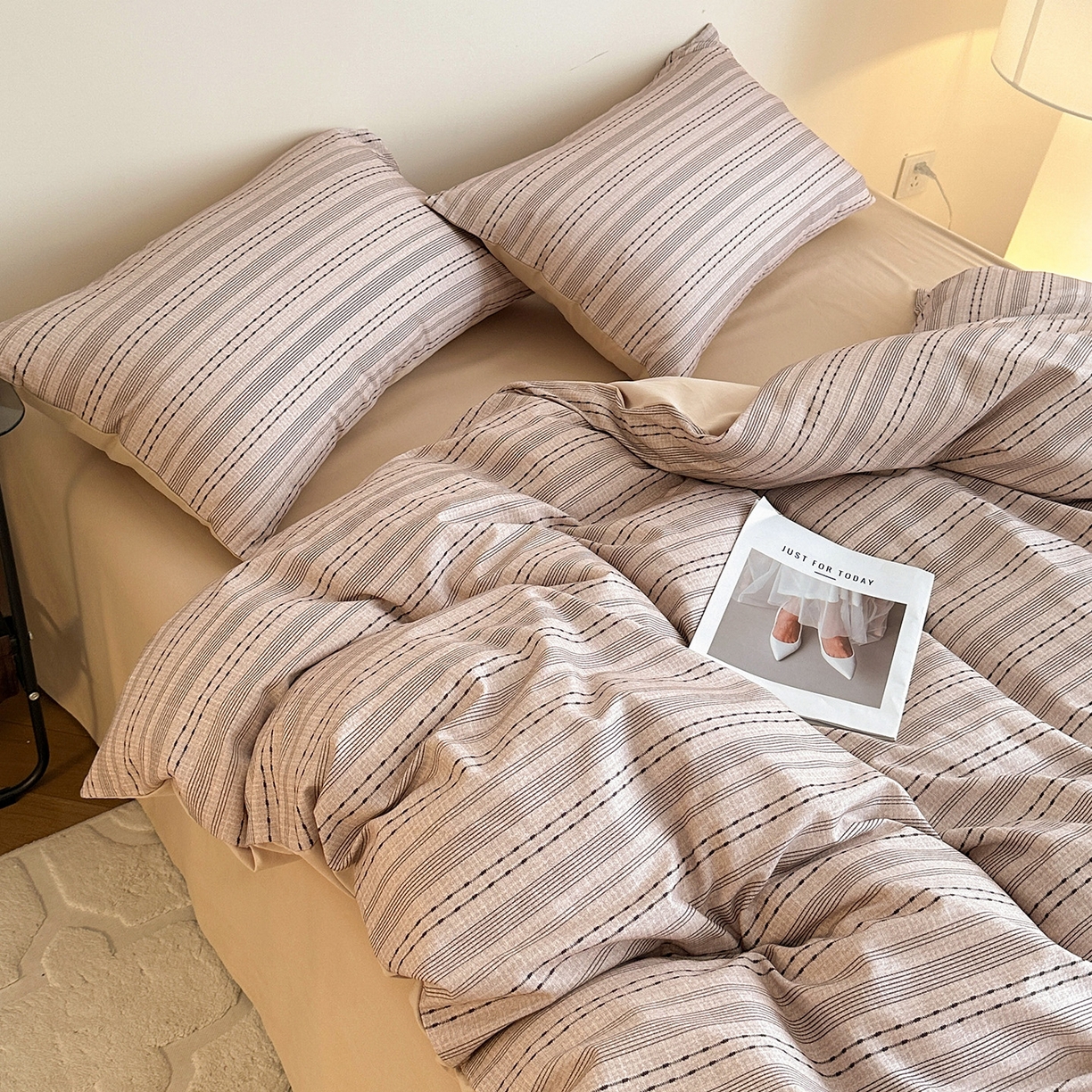 91家纺网 家纺一手货源 找家纺 捌月 2025新款A类数码印花北欧风全棉加厚磨毛四件套直播新品 初暖