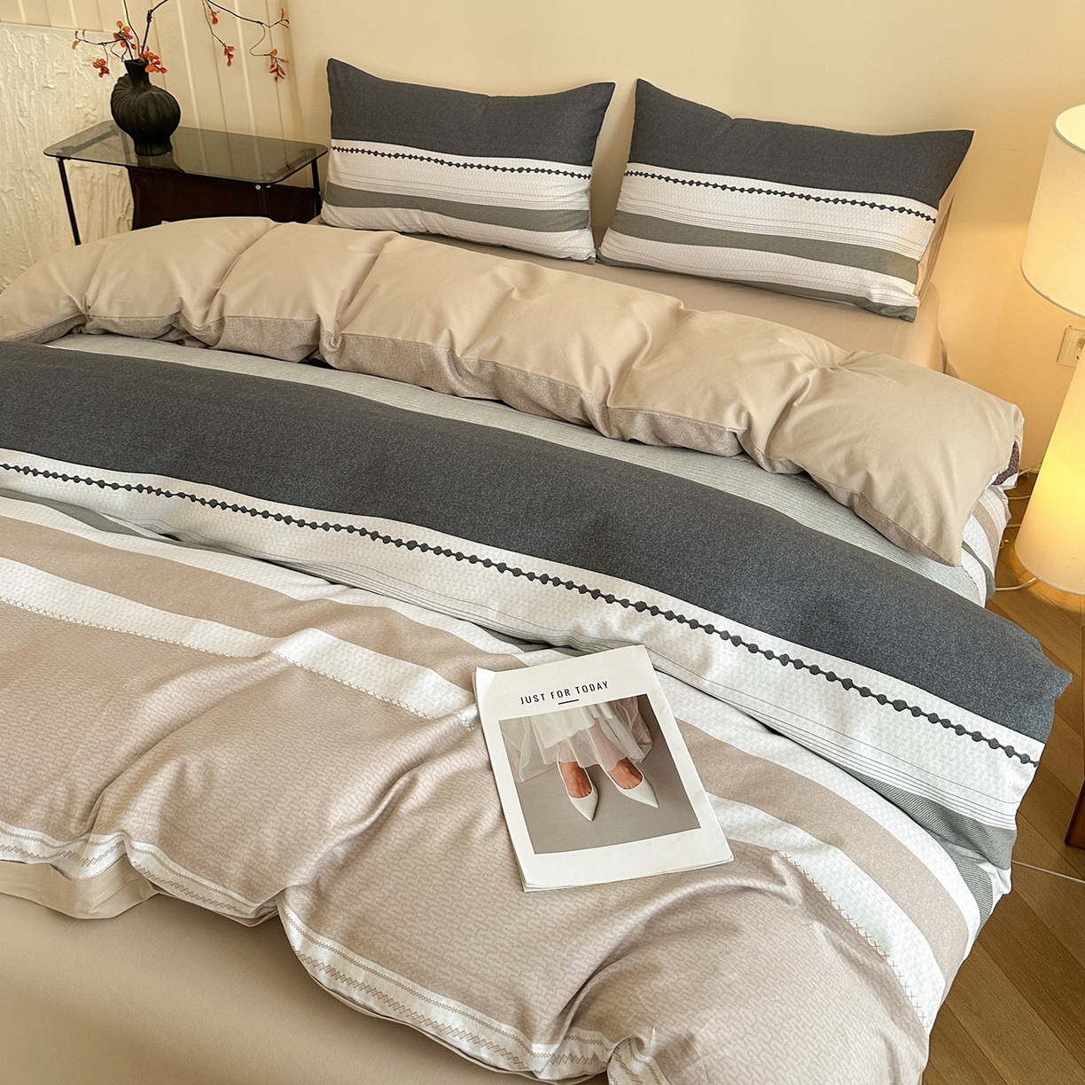 91家纺网 家纺一手货源 找家纺 捌月 2025新款A类数码印花北欧风全棉加厚磨毛四件套直播新品 灰腾