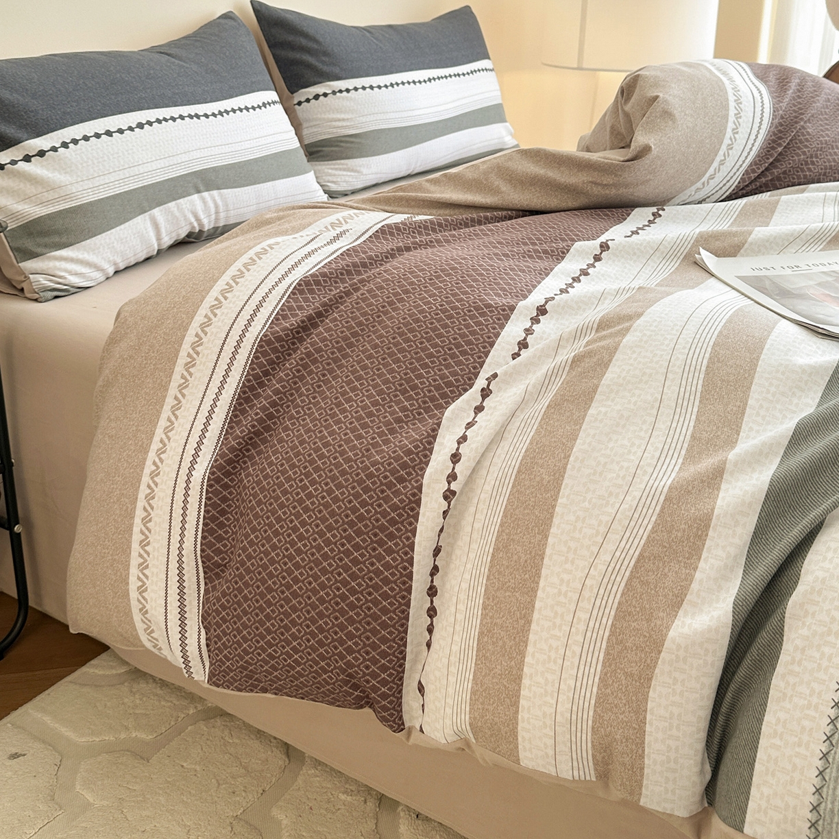 91家纺网 家纺一手货源 找家纺 捌月 2025新款A类数码印花北欧风全棉加厚磨毛四件套直播新品 灰腾