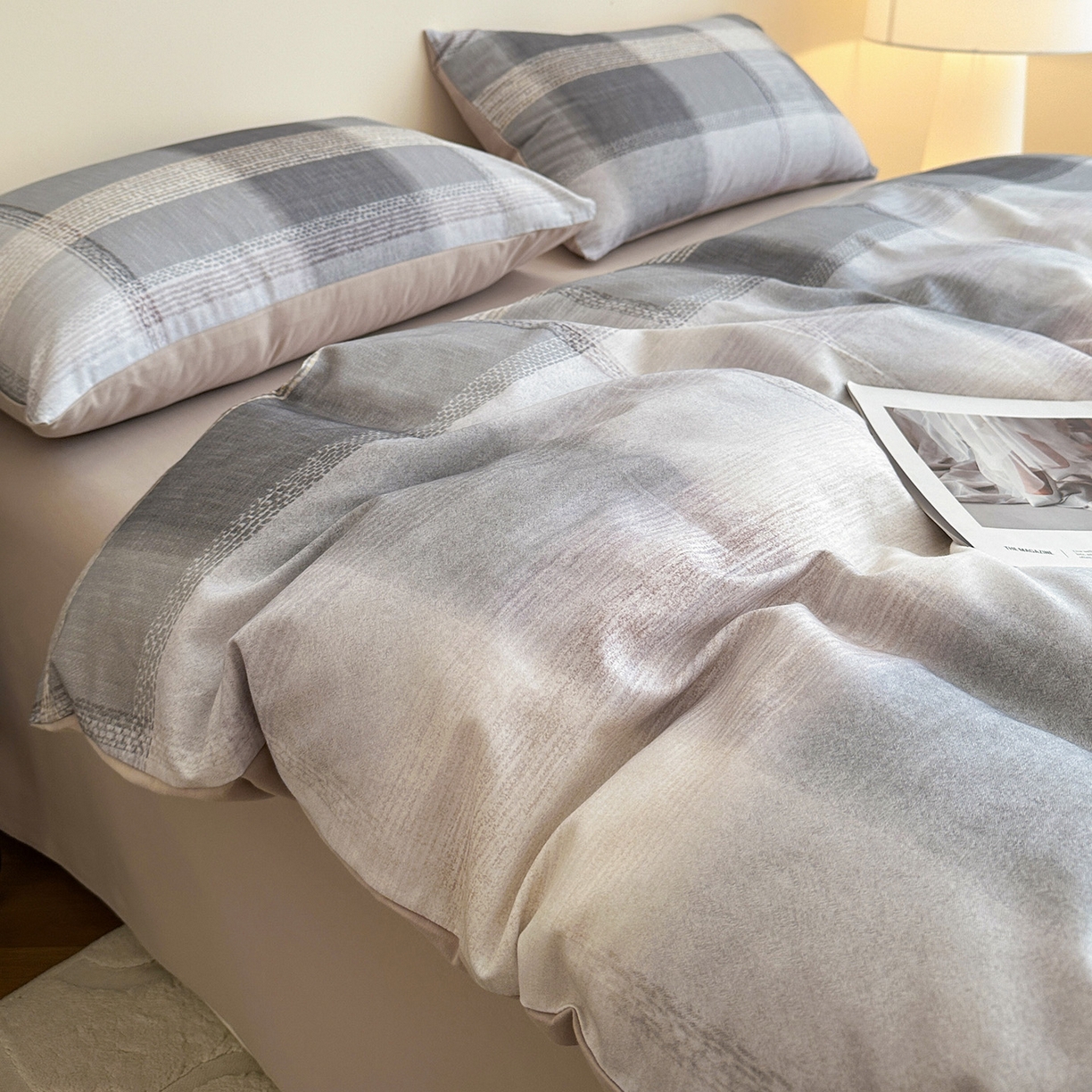 91家纺网 家纺一手货源 找家纺 捌月 2025新款A类数码印花北欧风全棉加厚磨毛四件套直播新品 简格