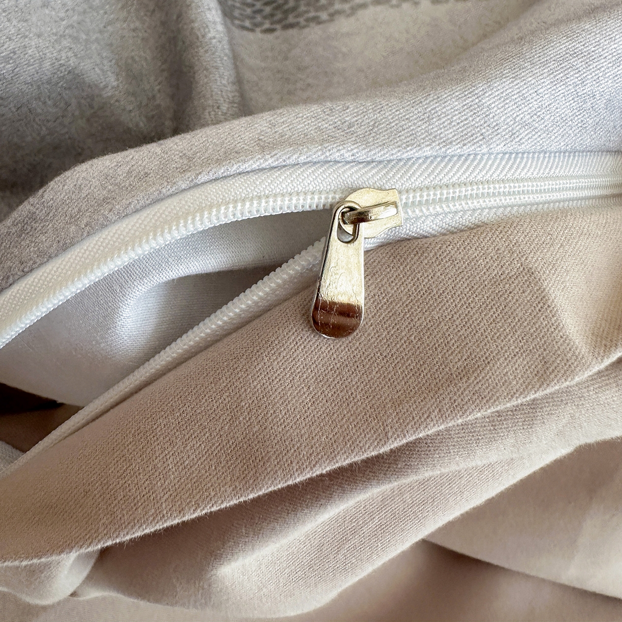 91家纺网 家纺一手货源 找家纺 捌月 2025新款A类数码印花北欧风全棉加厚磨毛四件套直播新品 简格