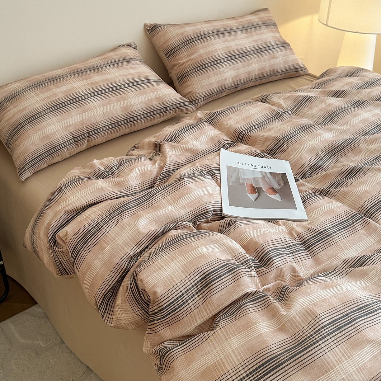 91家纺网 家纺一手货源 找家纺 捌月 2025新款A类数码印花北欧风全棉加厚磨毛四件套直播新品 摩卡