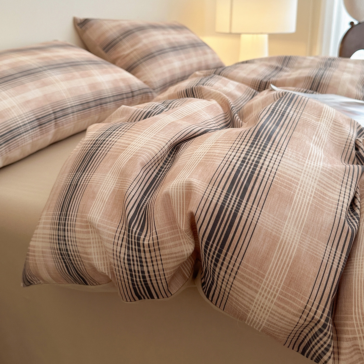 91家纺网 家纺一手货源 找家纺 捌月 2025新款A类数码印花北欧风全棉加厚磨毛四件套直播新品 摩卡