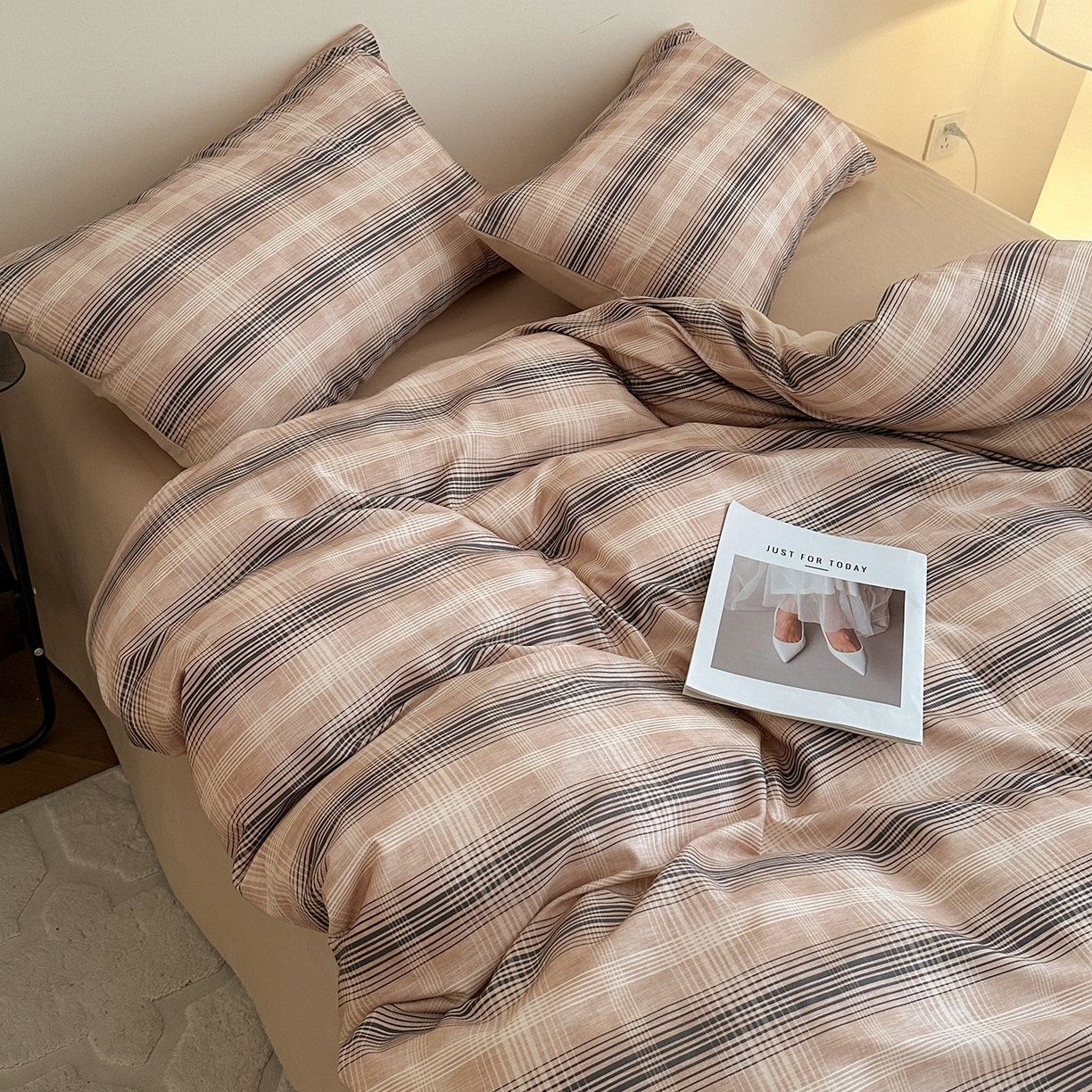 91家纺网 家纺一手货源 找家纺 捌月 2025新款A类数码印花北欧风全棉加厚磨毛四件套直播新品 摩卡