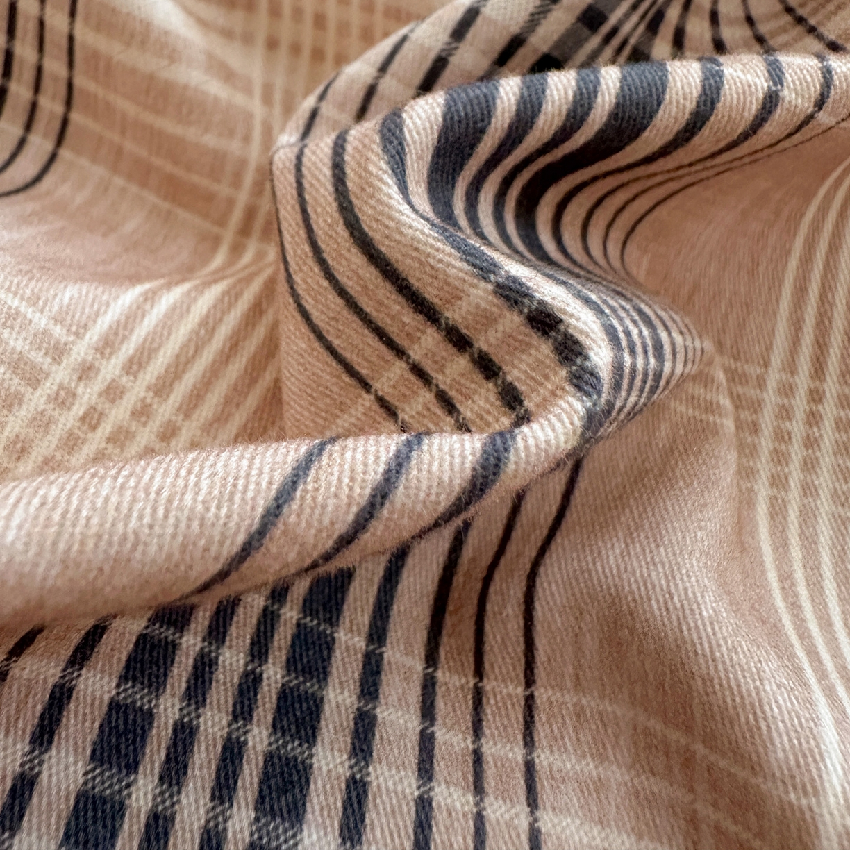 91家纺网 家纺一手货源 找家纺 捌月 2025新款A类数码印花北欧风全棉加厚磨毛四件套直播新品 摩卡