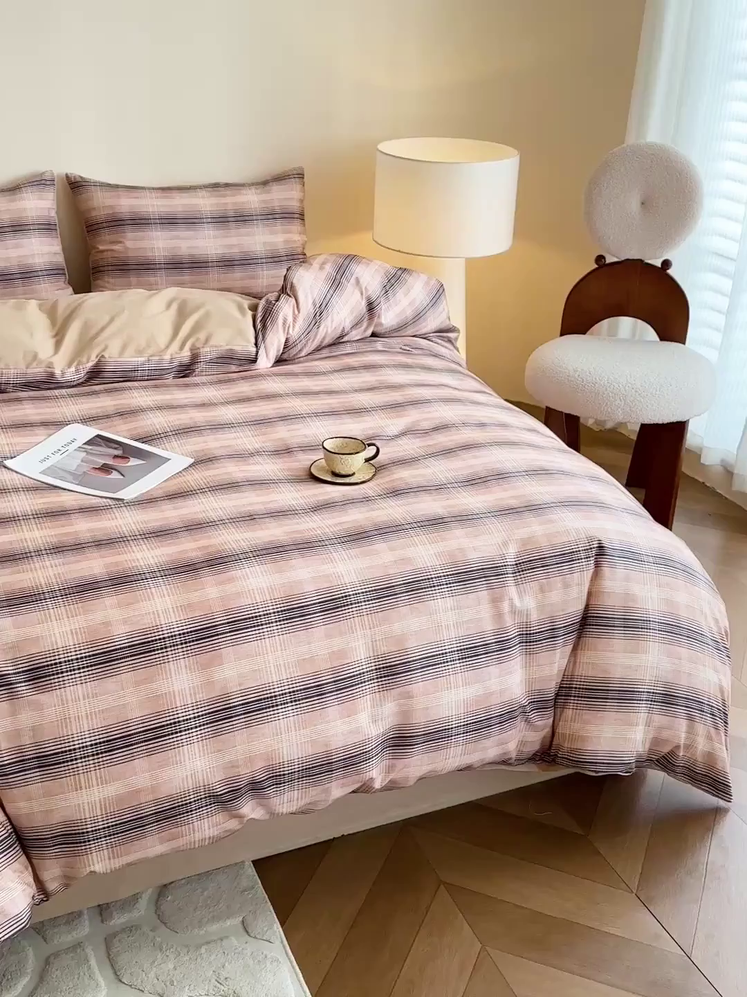 91家纺网 家纺一手货源 找家纺 捌月 2025新款A类数码印花北欧风全棉加厚磨毛四件套直播新品 摩卡