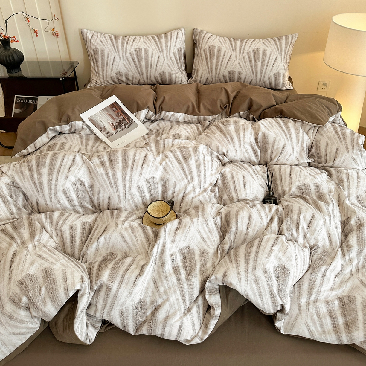 91家纺网 家纺一手货源 找家纺 捌月 2025新款A类数码印花北欧风全棉加厚磨毛四件套直播新品 莫奈