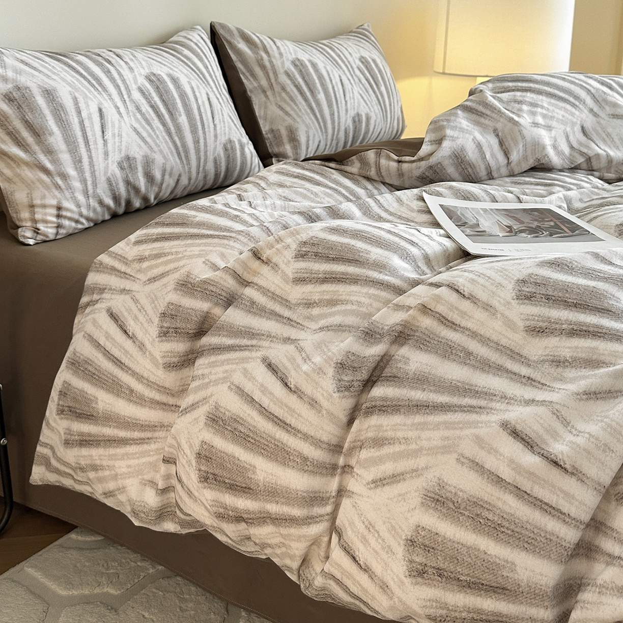 91家纺网 家纺一手货源 找家纺 捌月 2025新款A类数码印花北欧风全棉加厚磨毛四件套直播新品 莫奈