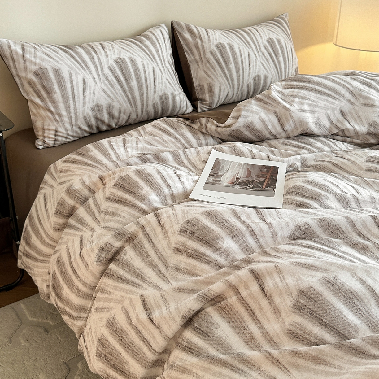 91家纺网 家纺一手货源 找家纺 捌月 2025新款A类数码印花北欧风全棉加厚磨毛四件套直播新品 莫奈