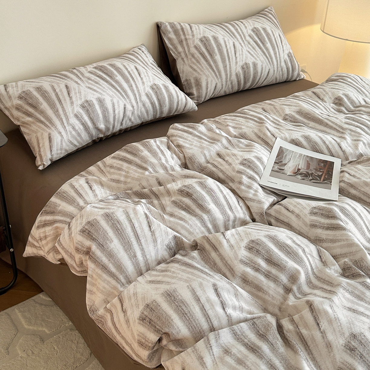 91家纺网 家纺一手货源 找家纺 捌月 2025新款A类数码印花北欧风全棉加厚磨毛四件套直播新品 莫奈