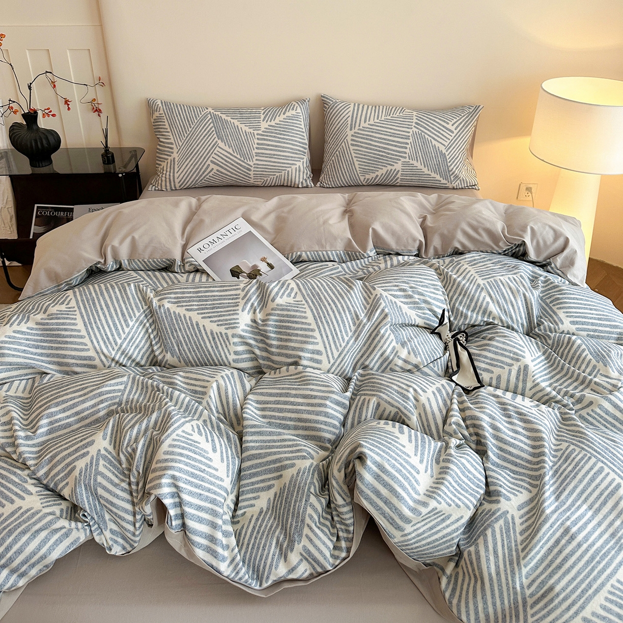 91家纺网 家纺一手货源 找家纺 捌月 2025新款A类数码印花北欧风全棉加厚磨毛四件套直播新品 纳纹