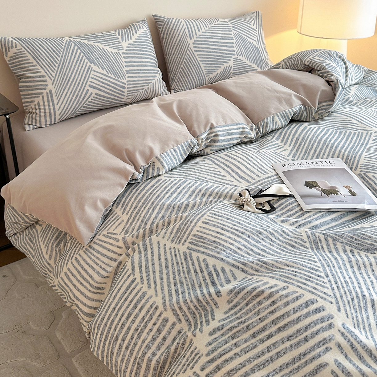 91家纺网 家纺一手货源 找家纺 捌月 2025新款A类数码印花北欧风全棉加厚磨毛四件套直播新品 纳纹