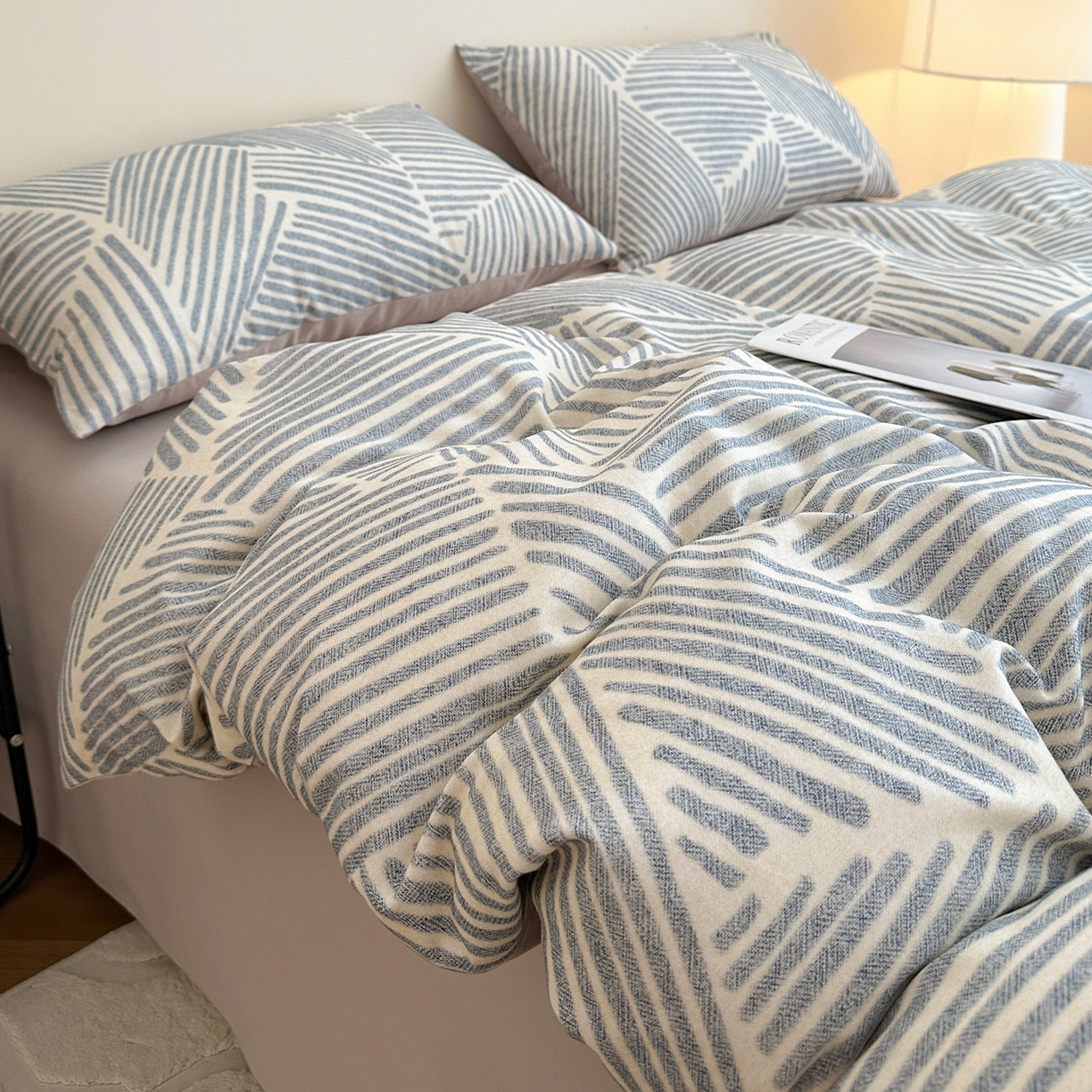 91家纺网 家纺一手货源 找家纺 捌月 2025新款A类数码印花北欧风全棉加厚磨毛四件套直播新品 纳纹