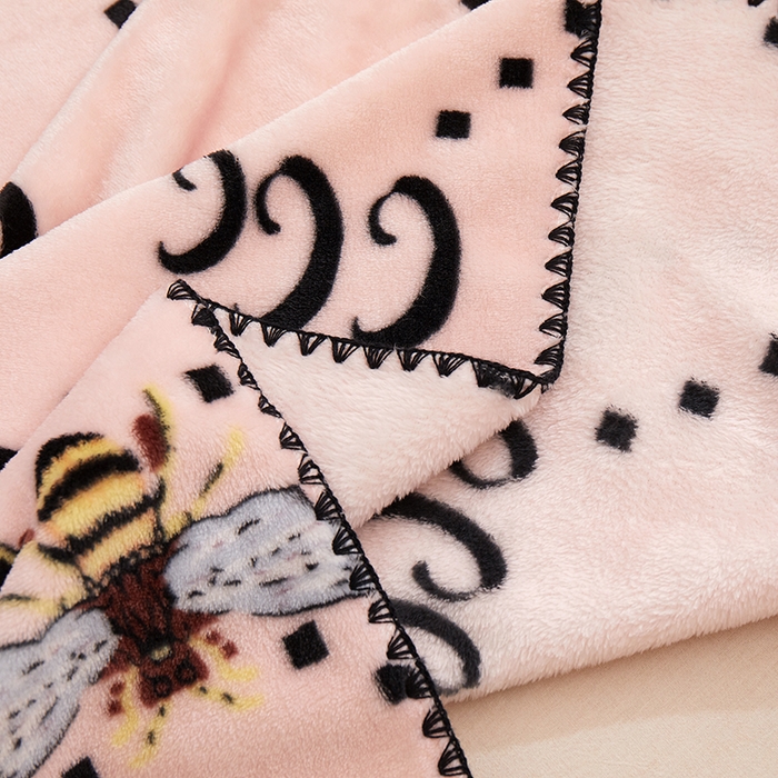 91家纺网 家纺一手货源 找家纺 楼兰公主 2025新款潮牌三角针贝壳绣盖毯毛毯系列 古里