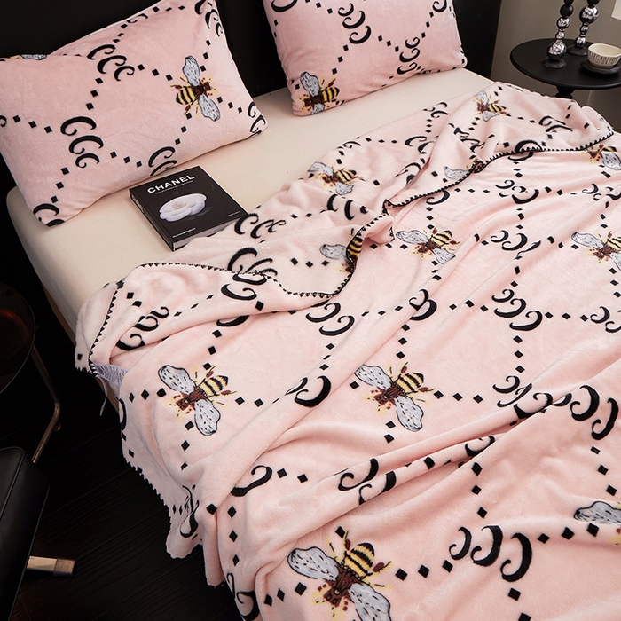 91家纺网 家纺一手货源 找家纺 楼兰公主 2025新款潮牌三角针贝壳绣盖毯毛毯系列 古里