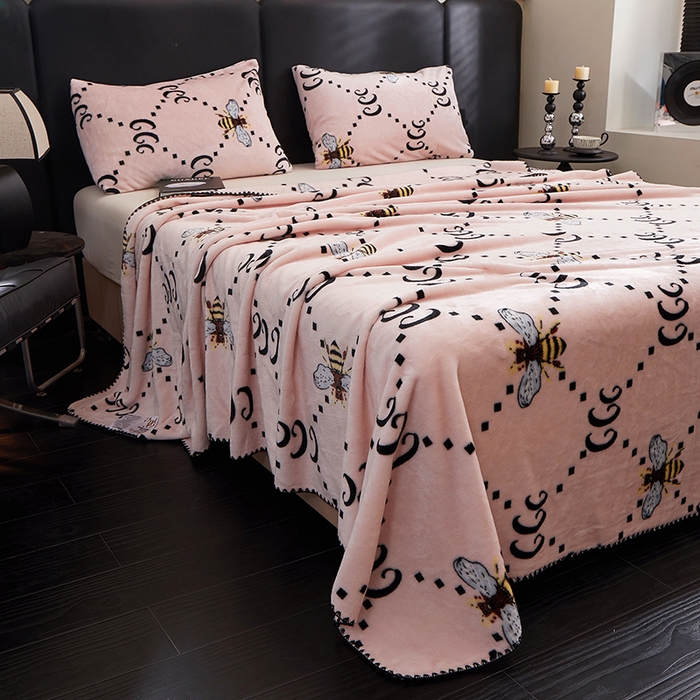 91家纺网 家纺一手货源 找家纺 楼兰公主 2025新款潮牌三角针贝壳绣盖毯毛毯系列 古里