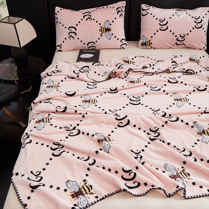 91家纺网 家纺一手货源 找家纺 楼兰公主 2025新款潮牌三角针贝壳绣盖毯毛毯系列 古里