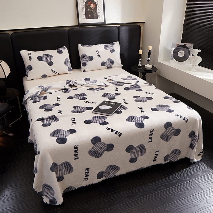 91家纺网 家纺一手货源 找家纺 楼兰公主 2025新款潮牌三角针贝壳绣盖毯毛毯系列 潮牌狗