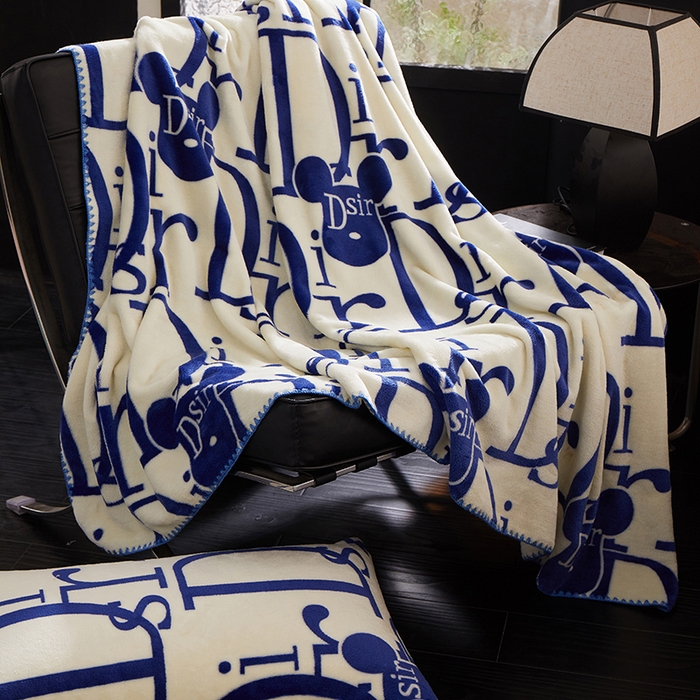 楼兰公主 2025新款潮牌三角针贝壳绣盖毯毛毯系列 Dsir